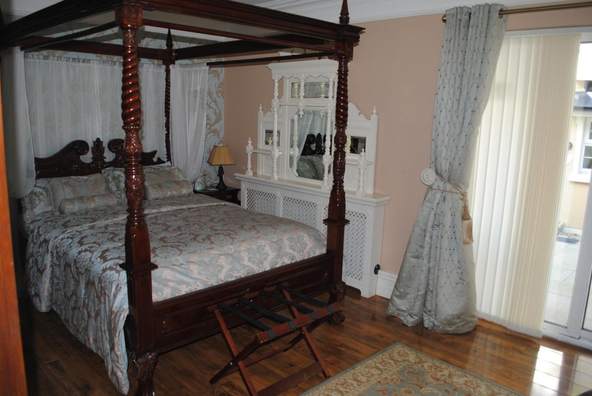 Riverside Lodge Карлингфорд Екстериор снимка