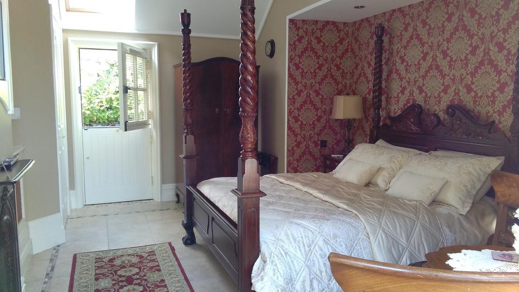 Riverside Lodge Карлингфорд Екстериор снимка