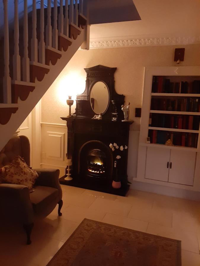 Riverside Lodge Карлингфорд Екстериор снимка