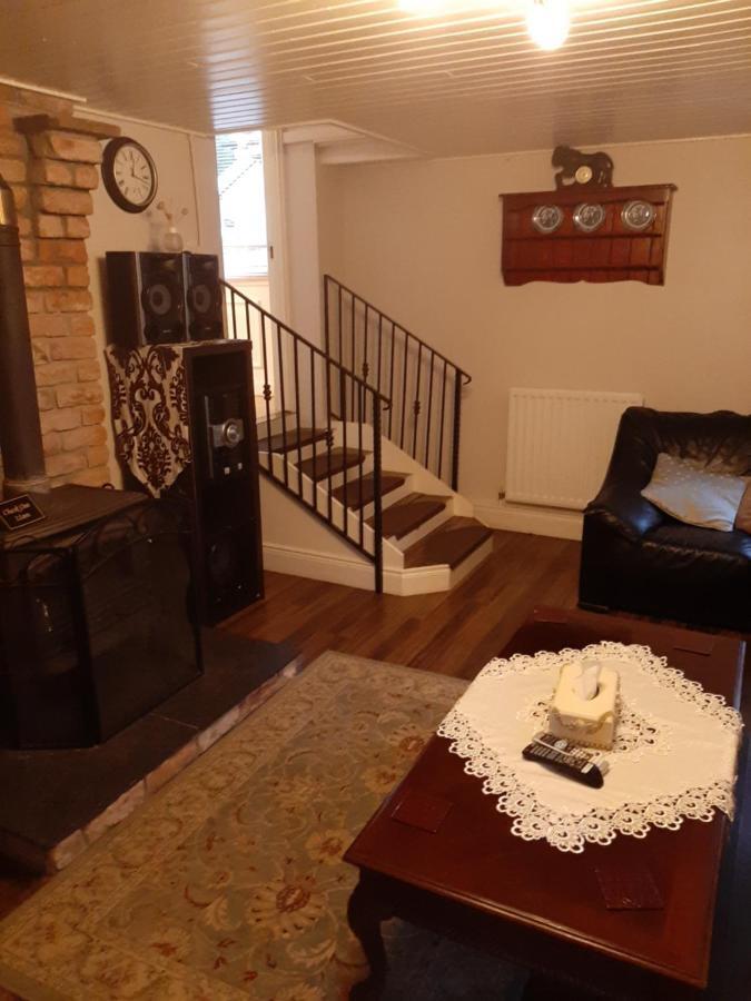Riverside Lodge Карлингфорд Екстериор снимка