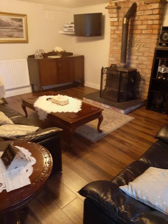 Riverside Lodge Карлингфорд Екстериор снимка